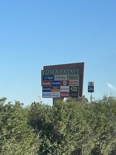 every store you could ever want in your entire life, right here (Yuma AZ; December 6th, 2024)